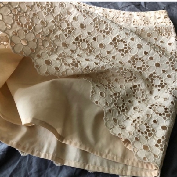 Y2K J Crew : cream floral eyelet mini skirt - Picture 5 of 11